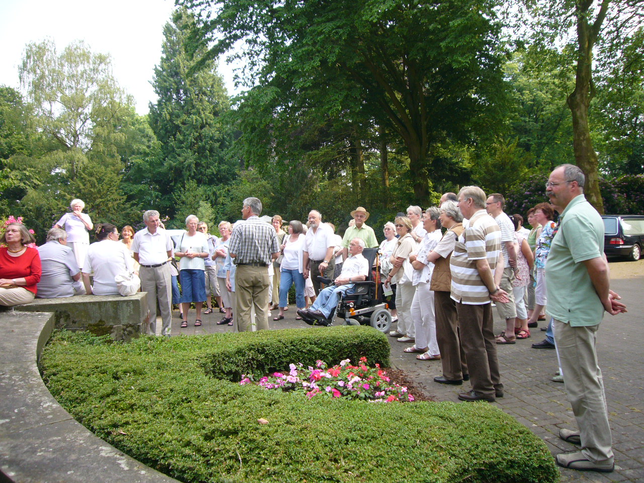 Führung auf dem Friedhofsgelände