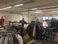Kleiderkammer für Flüchtlinge eingerichtet