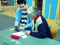 SchülerInnen schulen SeniorInnen