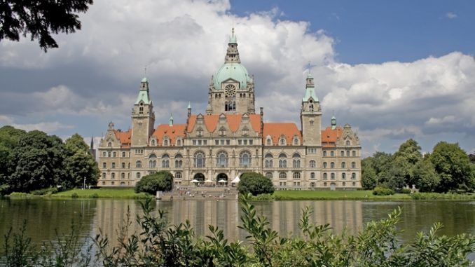 Hannover - neues Rathaus - Maschteich