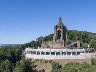 Portal für Westfalen - mit Panoramablick