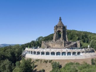 Portal für Westfalen - mit Panoramablick