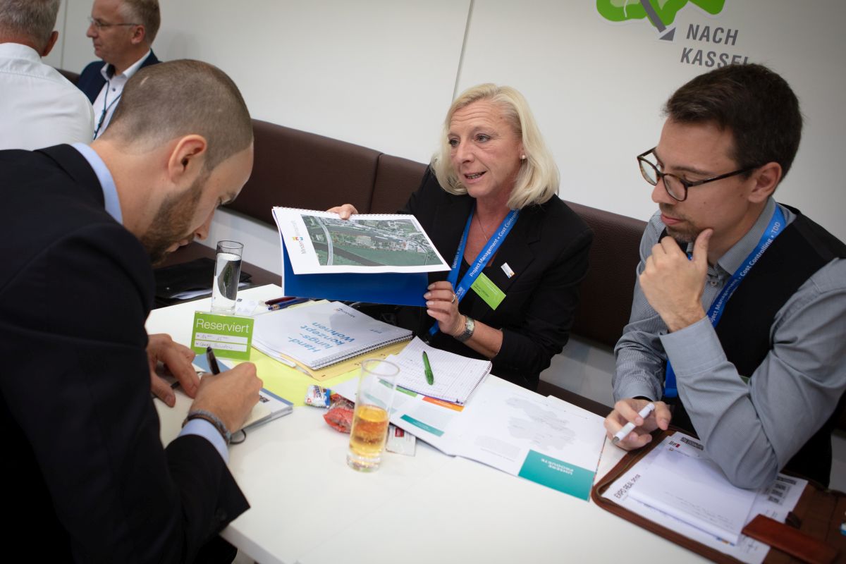 Sigrun Lohmeier und Jasper Wellbrock im Gespräch mit Projektentwicklern