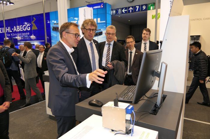 Delegation besucht Mindener Unternehmen auf der Hannover Messe