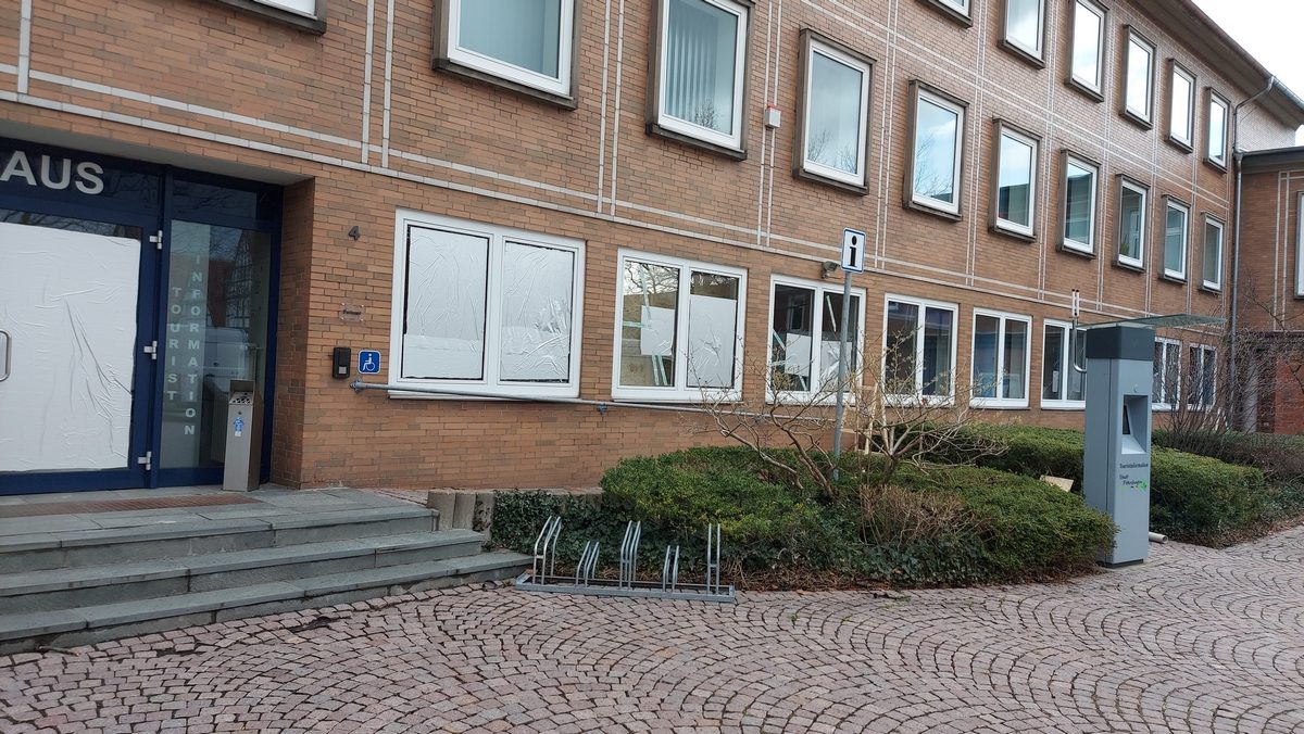 Rathaus Vorderfront Fenster