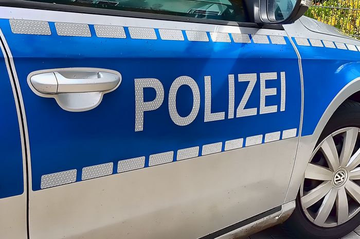 Polizei sucht Täter-Quintett