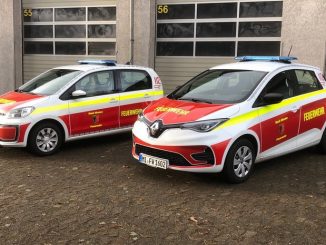 Feuerwehr fährt mit Elektromobilität