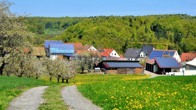 Dorf mit Solardchern
