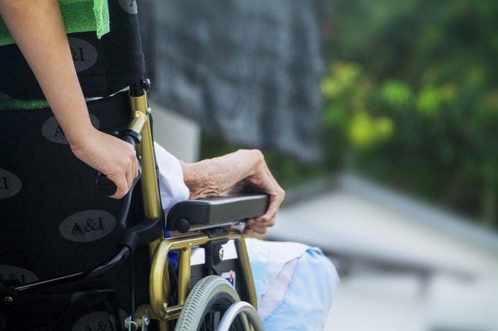 Altenpflege behinderte und pflegebedürftige Menschen