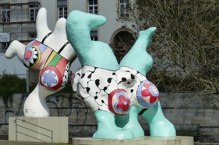 Skulptur niki de saint phalle