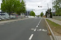 500 Radfahrer-Piktogramme für das Stadtgebiet