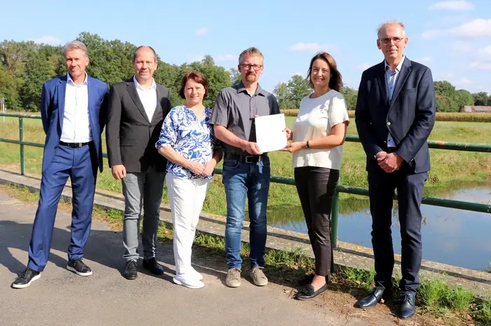 Übergabe Förderbescheid Übergabe Förderbescheid
